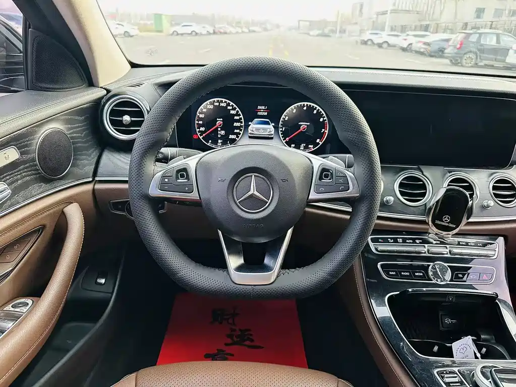 Mercedes-Benz E-Class 2017 — фото 9