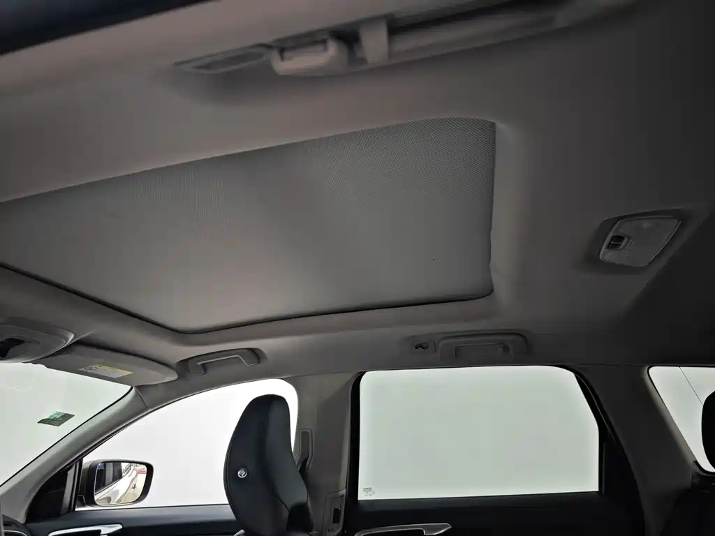Volvo XC60 2017 — фото 19