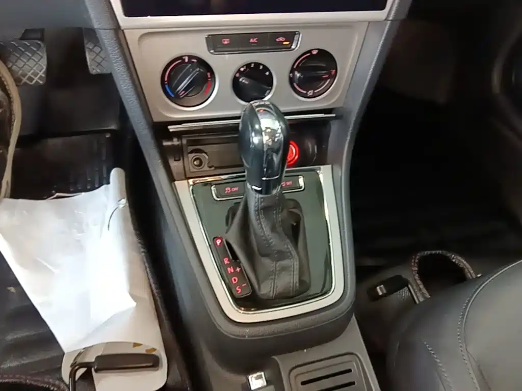 Volkswagen Gran Lavida 2015 — фото 14
