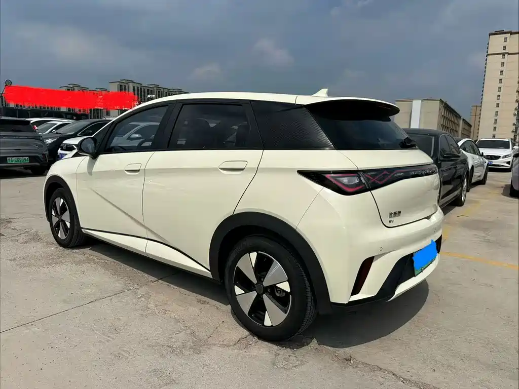 BYD Dolphin 2023