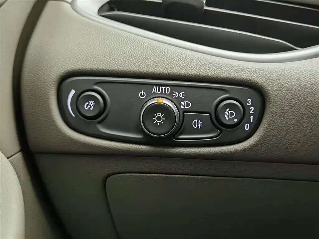 Chevrolet Malibu XL 2020 — фото 21