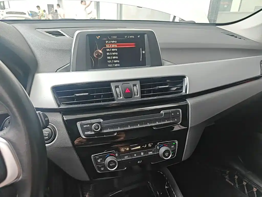 BMW X1 2017 — фото 13