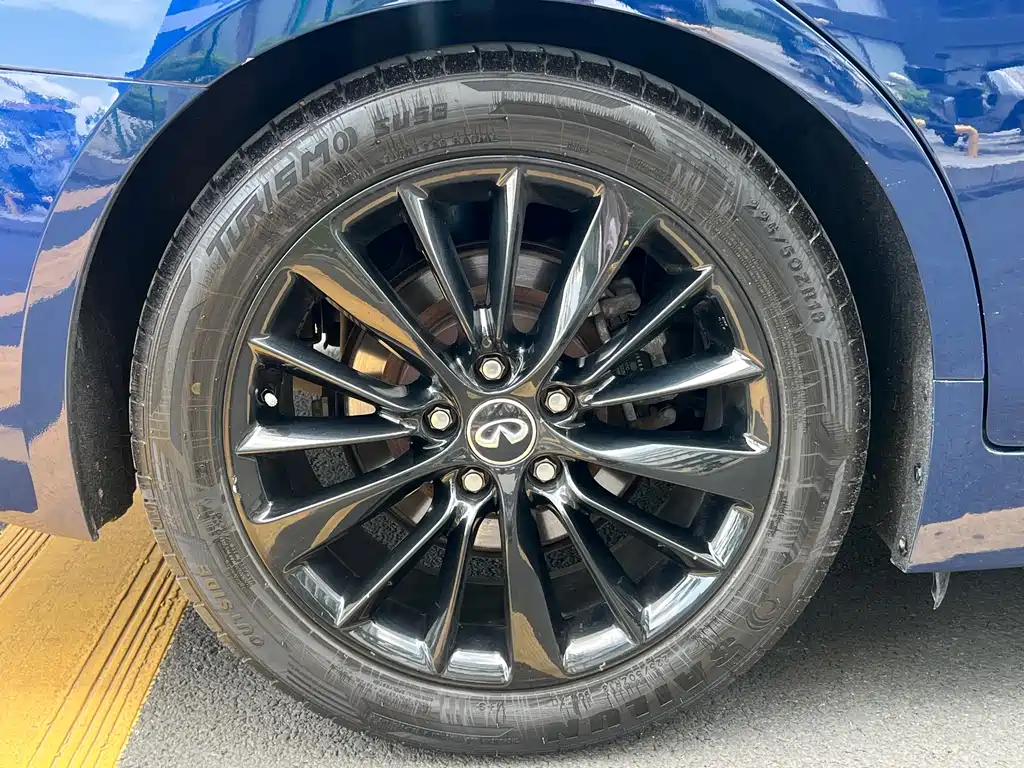 Infiniti Q50L 2019 — фото 17