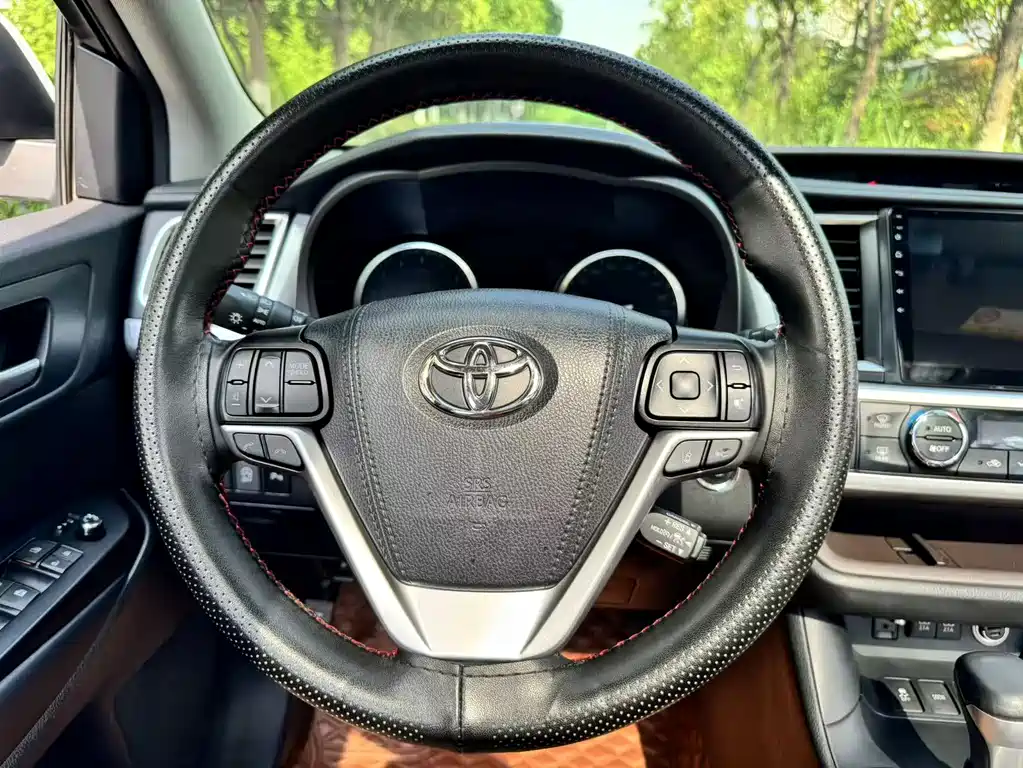Toyota Highlander 2020 — фото 22