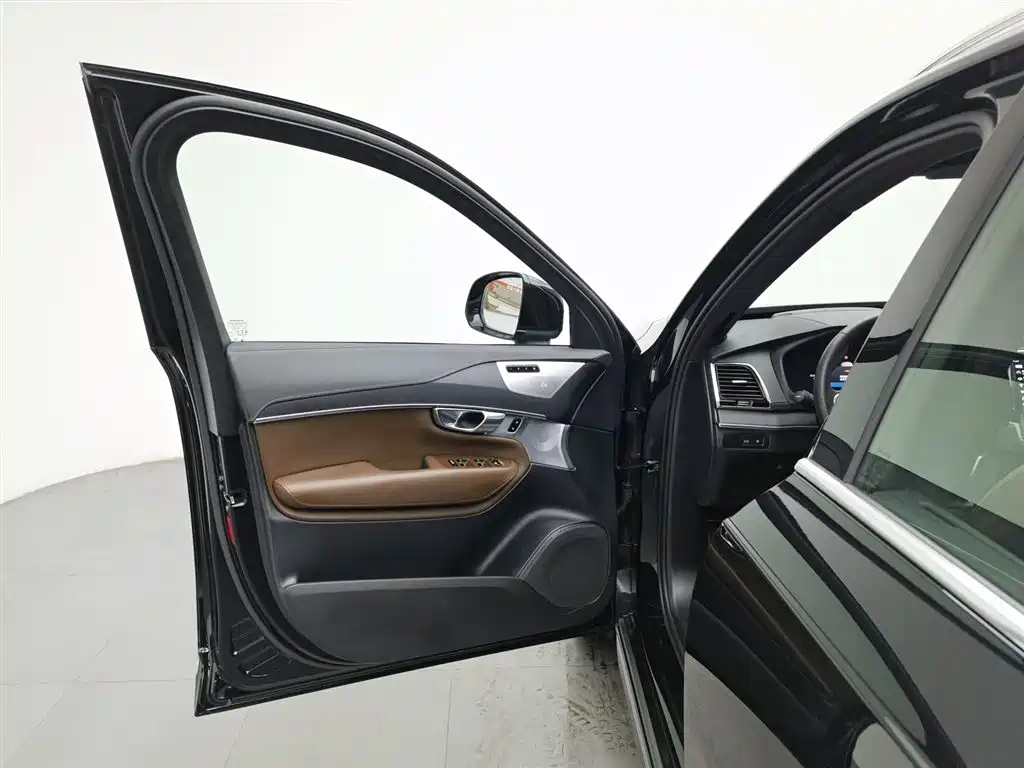 Volvo XC90 PHEV 2023 — фото 8