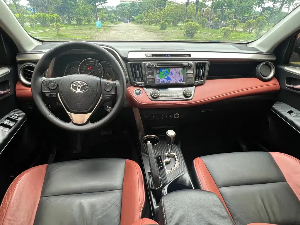 Toyota RAV4 2013 — фото 13