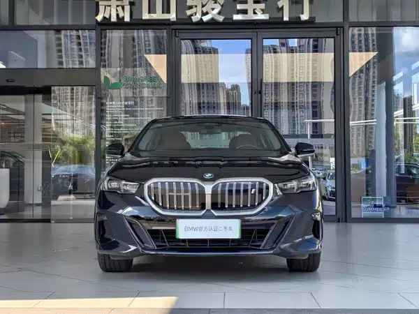 BMW i5 2025