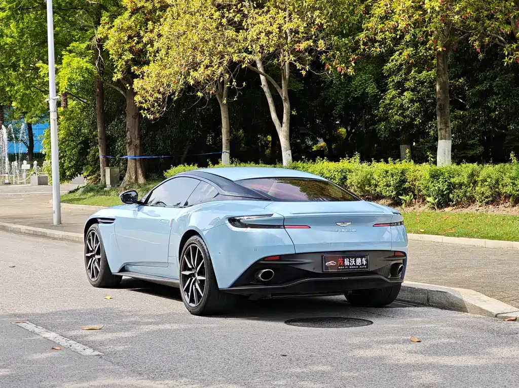 Aston Martin DB11 2019 — фото 5
