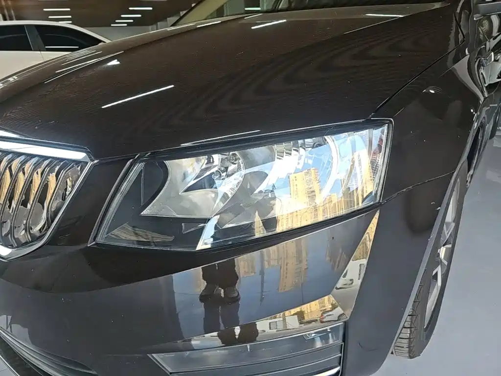 Skoda Octavia 2016 — фото 24