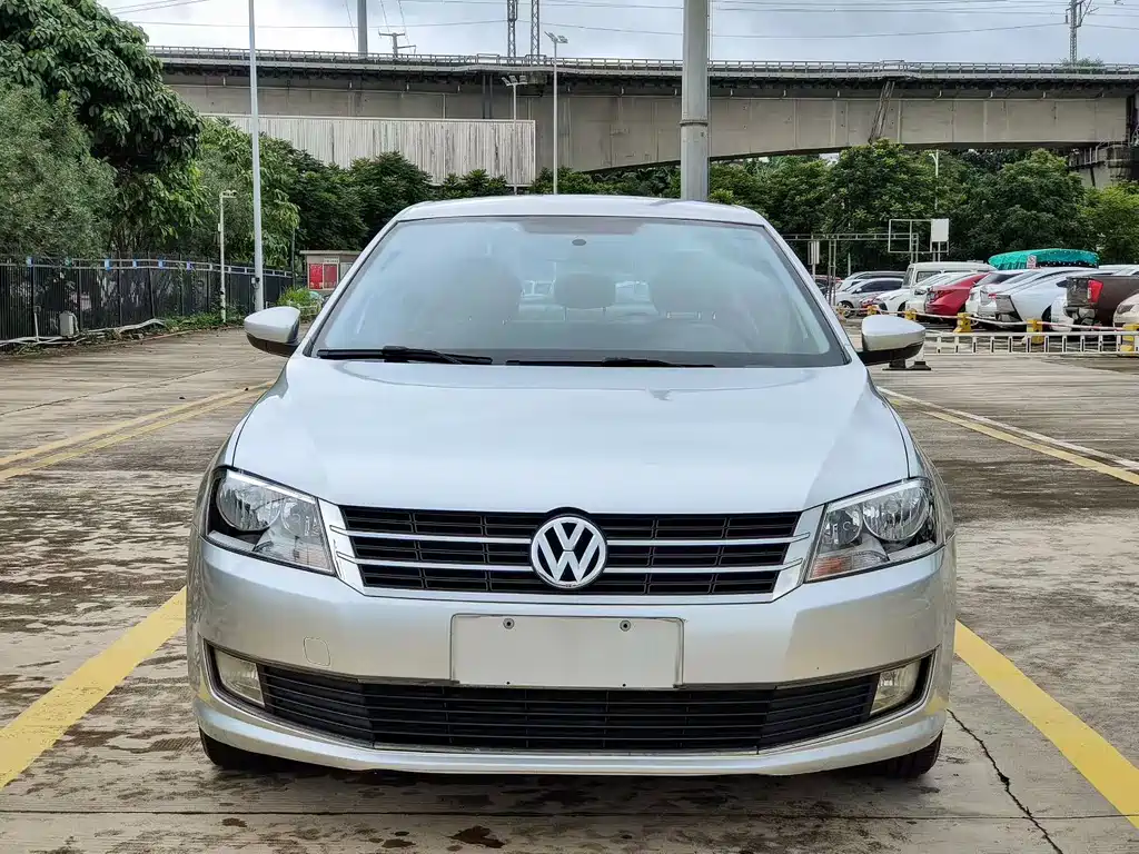 Volkswagen Lavida 2015