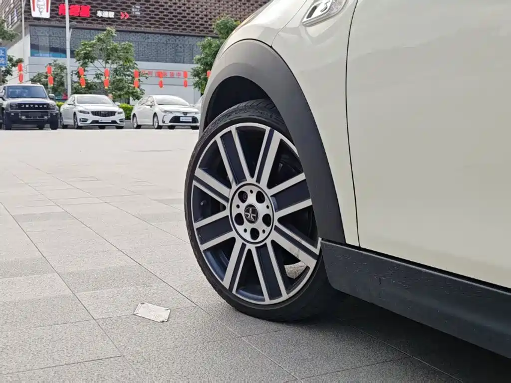 MINI MINI 2020