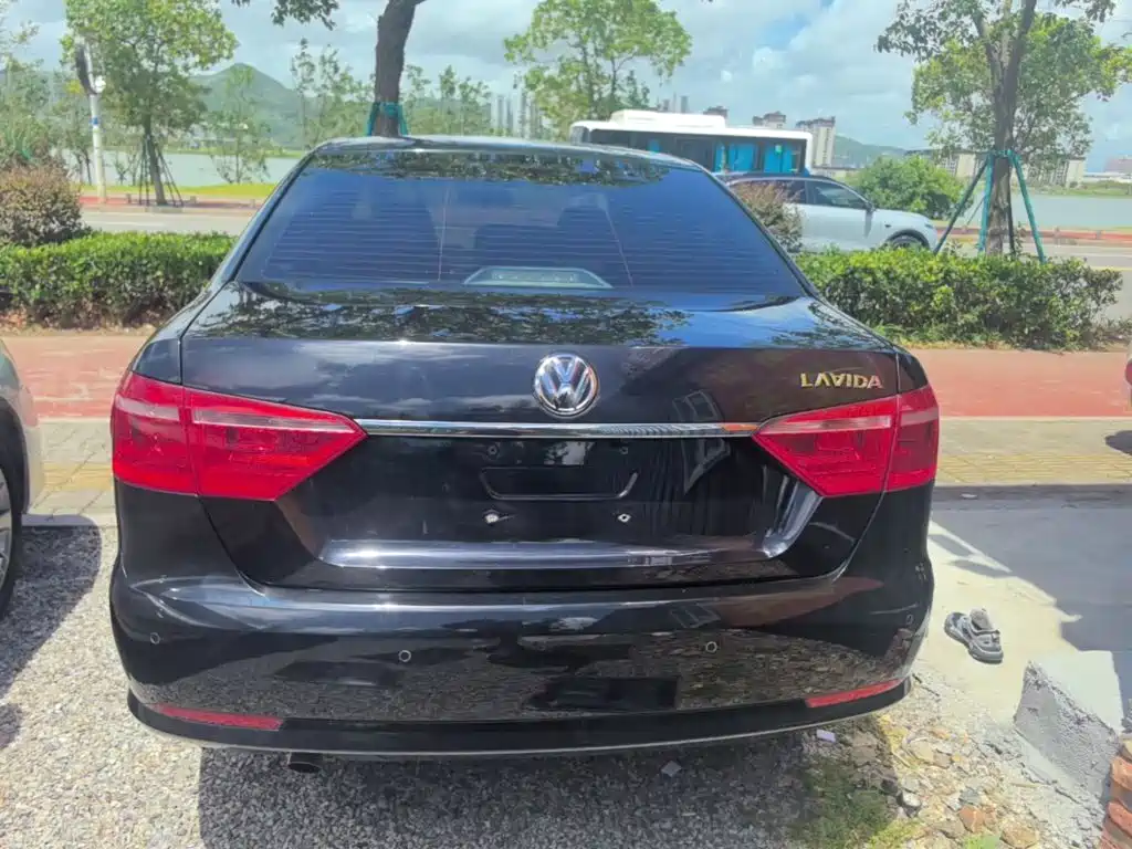 Volkswagen Lavida 2015