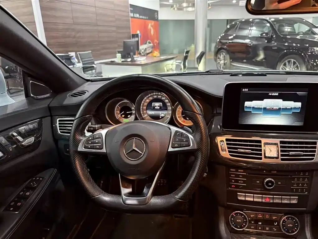 Mercedes-Benz CLS 2017 — фото 11