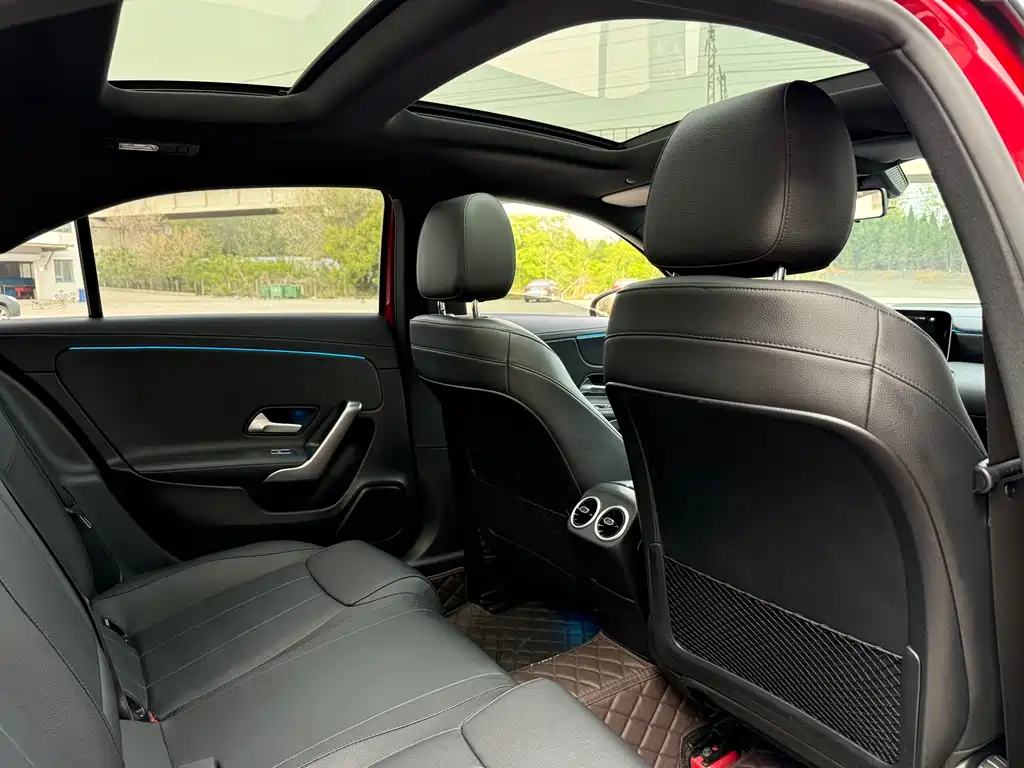 Mercedes-Benz A-Class 2020 — фото 17