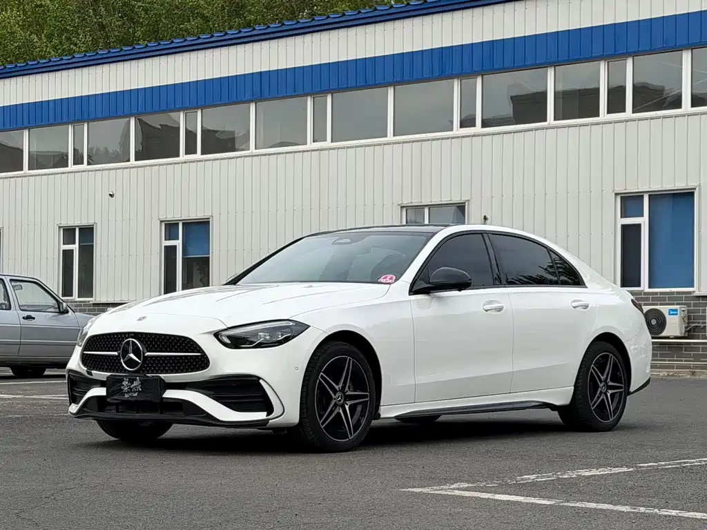 Mercedes-Benz C-Class 2024 — фото 1