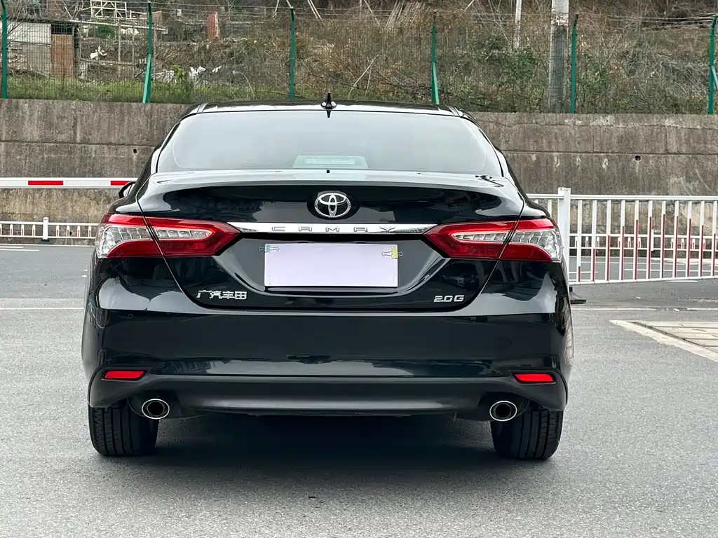 Toyota Camry 2023 — фото 14