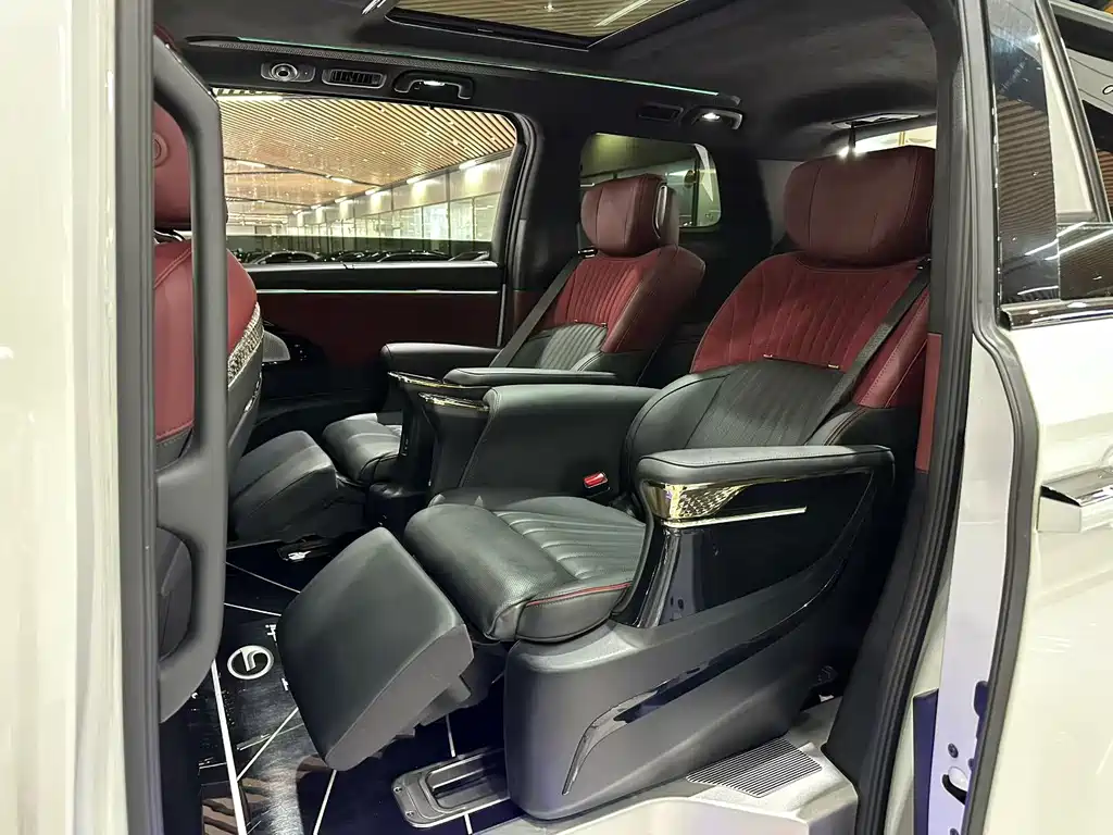 GAC Motor Trumpchi M8 2023 — фото 9