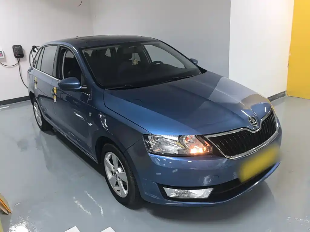 Skoda Rapid Spaceback 2016 — фото 4
