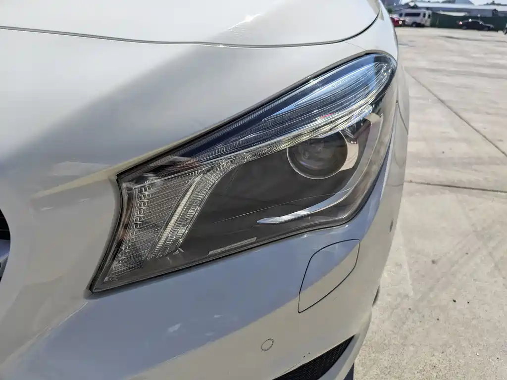Mercedes-Benz CLA 2015