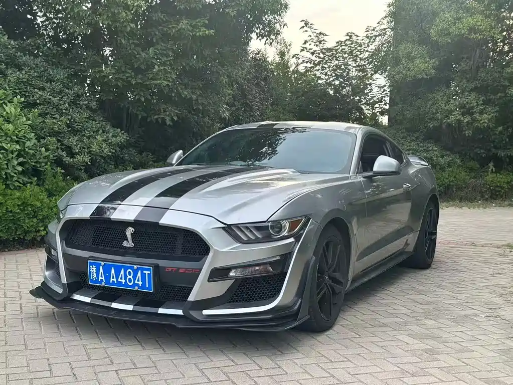 Ford Mustang 2018 — фото 1