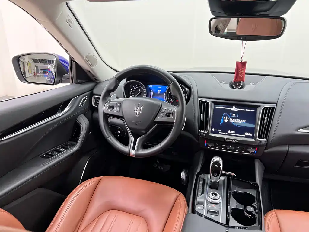 Maserati Levante 2019 — фото 25