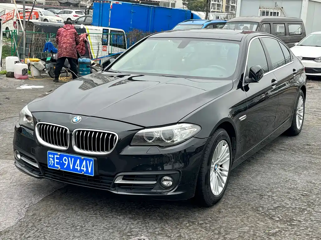 BMW 5 Series 2014 — фото 1