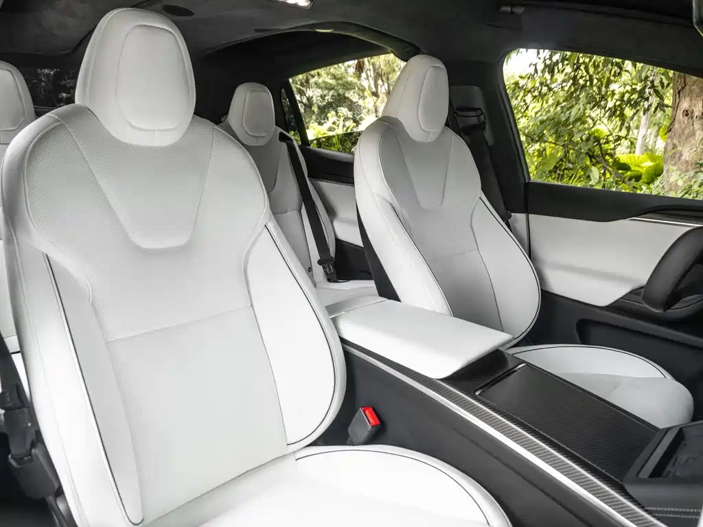 Tesla Model X 2023 — фото 15