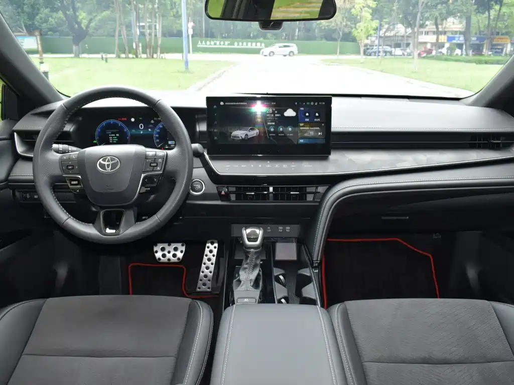 Toyota Camry 2025 — фото 15