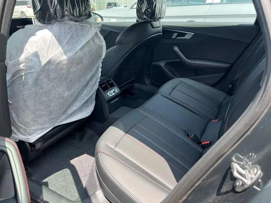 Audi A4L 2025