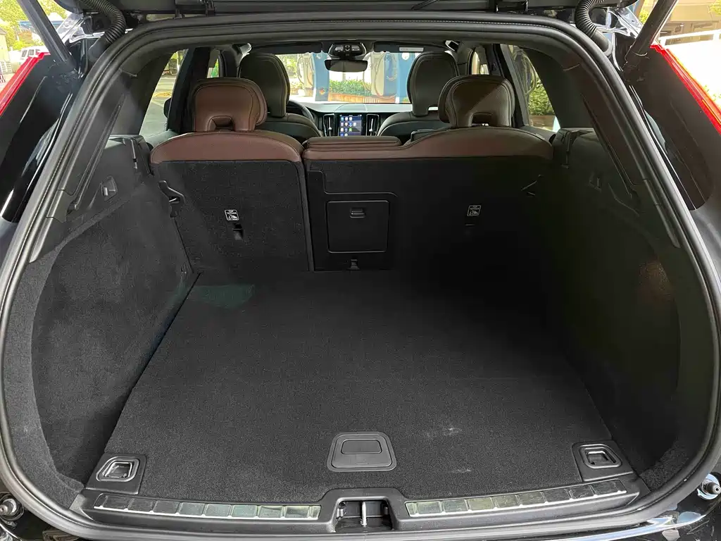Volvo XC60 PHEV 2022 — фото 14