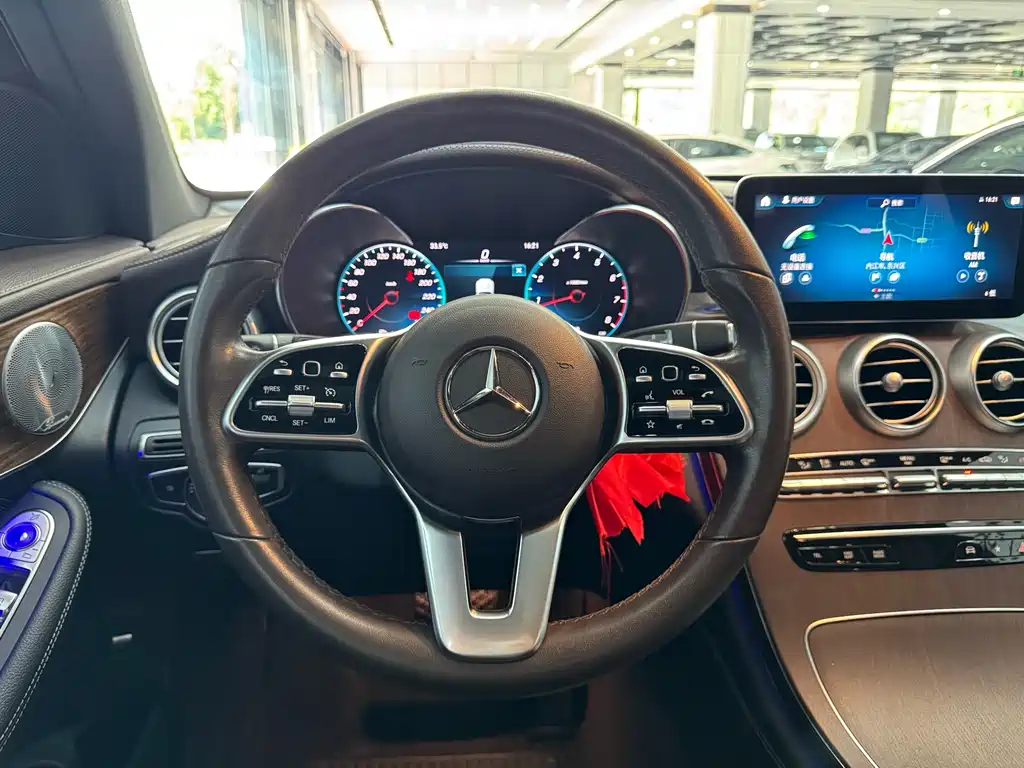 Mercedes-Benz GLC 2020 — фото 9