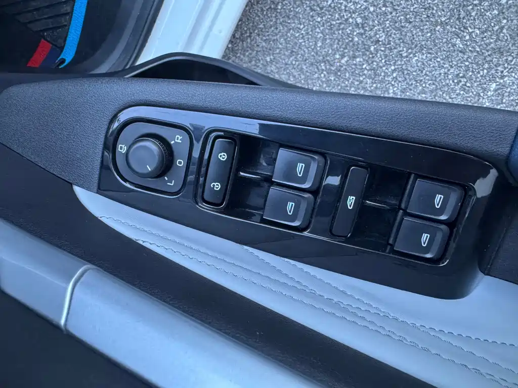 Geely Emgrand 2022