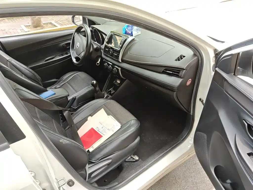 Toyota Vios 2015 — фото 20