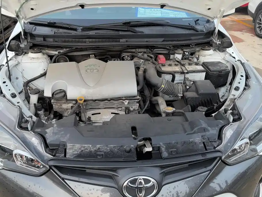 Toyota Yaris L 2018 — фото 10