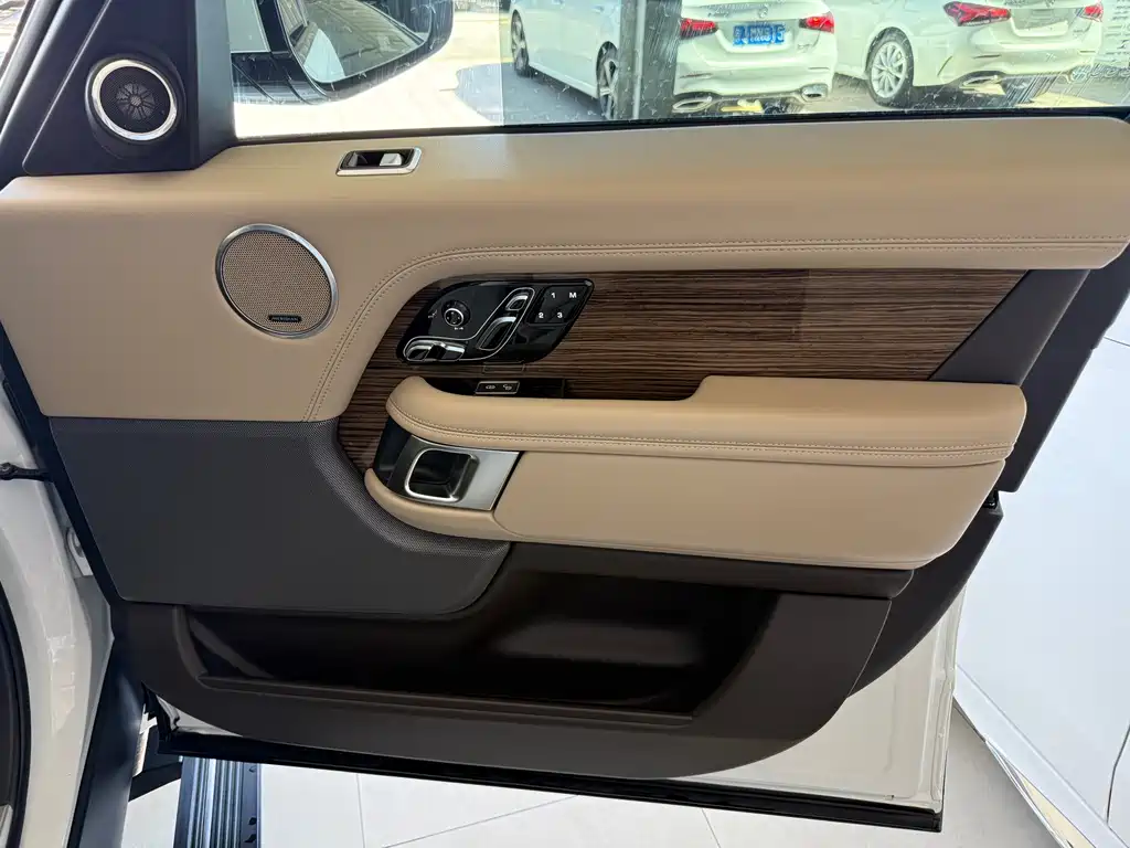 Land Rover Range Rover 2019 — фото 17