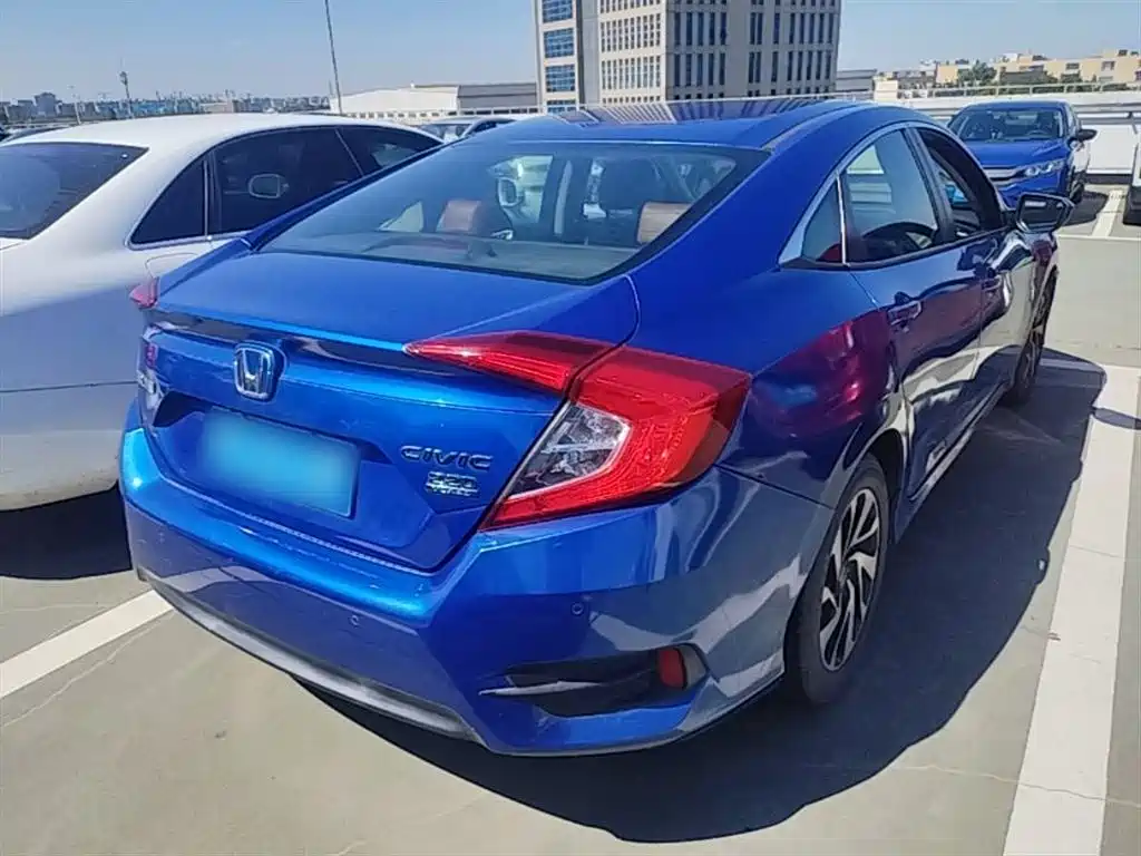 Honda Civic 2018 — фото 7