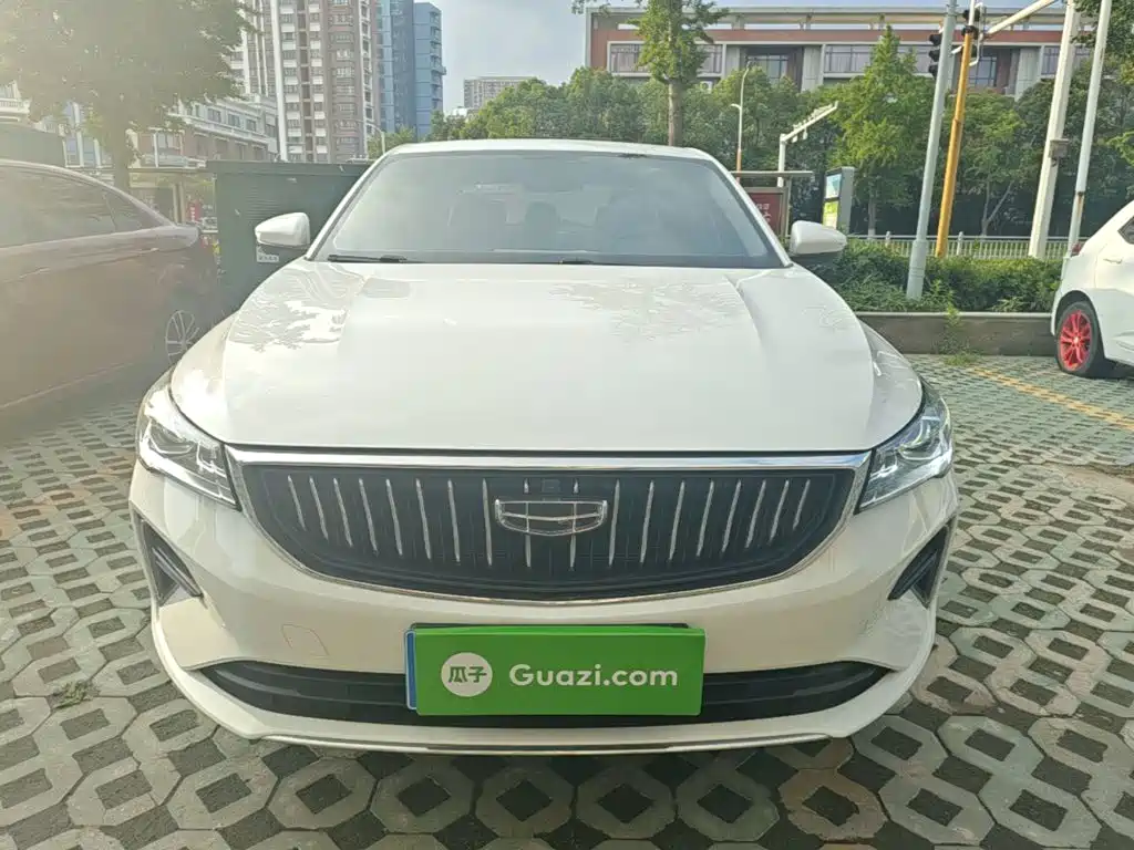 Geely Emgrand 2024