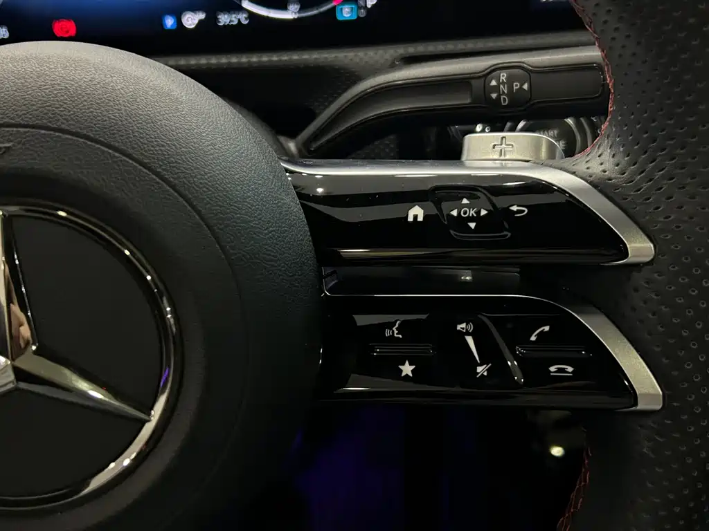 Mercedes-Benz A-Class 2023 — фото 11