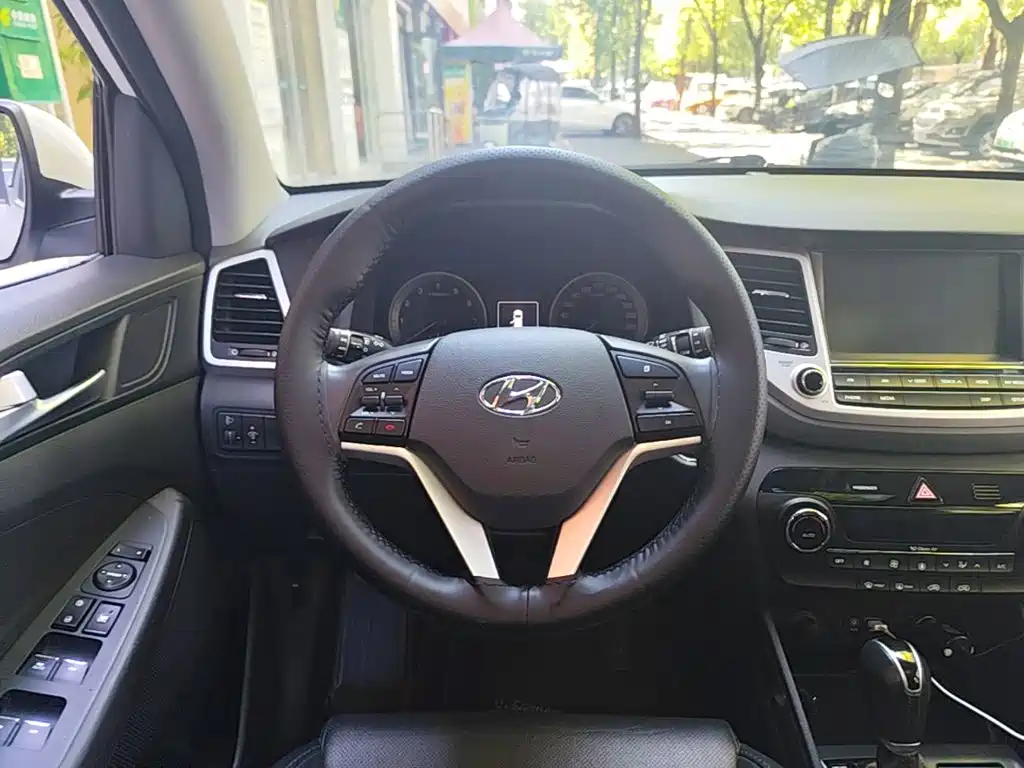 Hyundai Tucson 2016 — фото 11