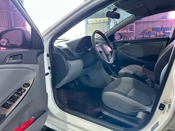 Hyundai Accent 2016