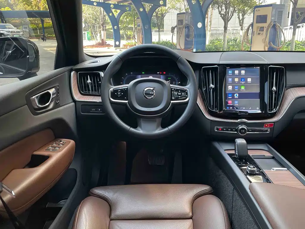 Volvo XC60 PHEV 2022 — фото 20