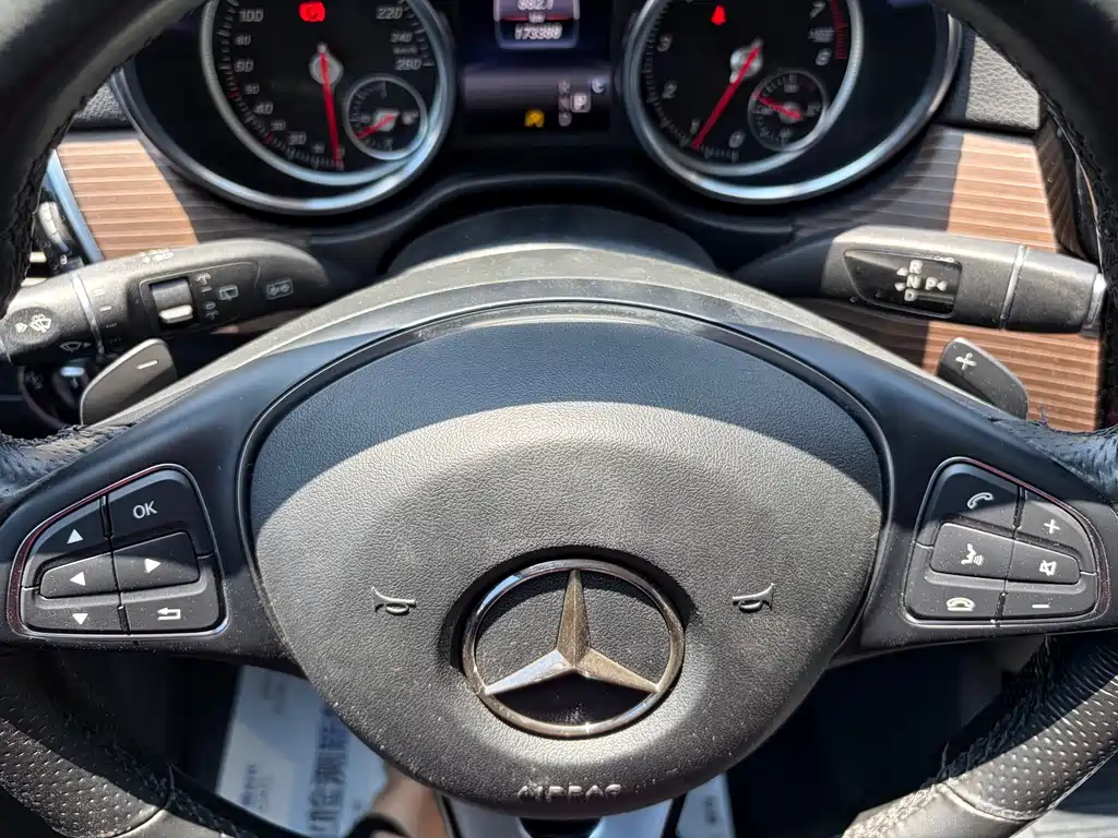 Mercedes-Benz GLE 2018 — фото 11