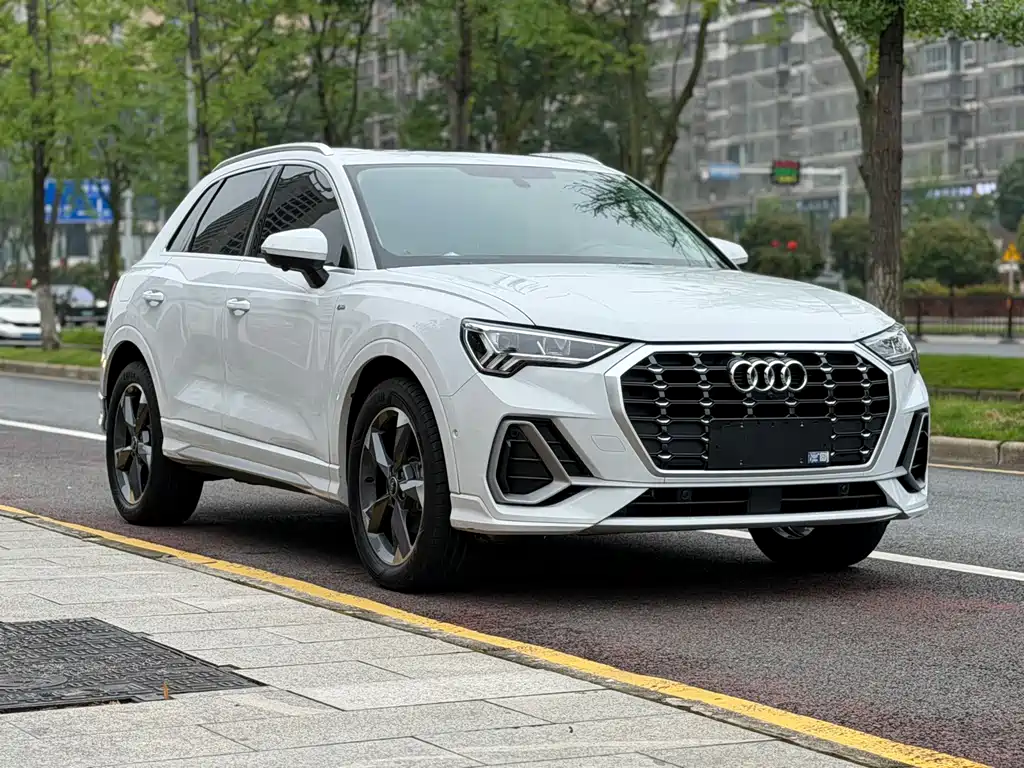 Audi Q3 2023 — фото 3