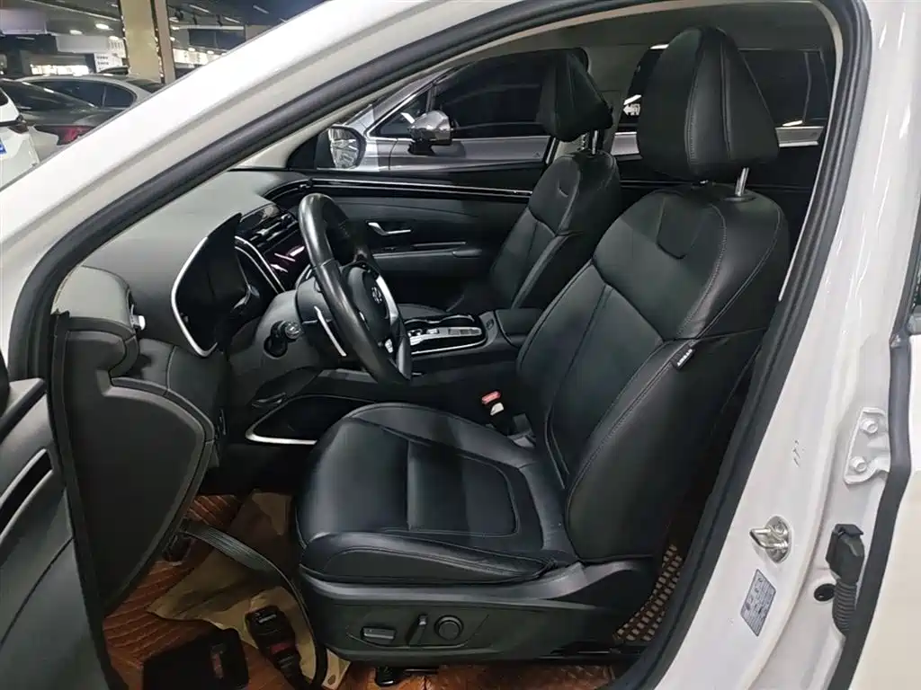 Hyundai Tucson 2023 — фото 15
