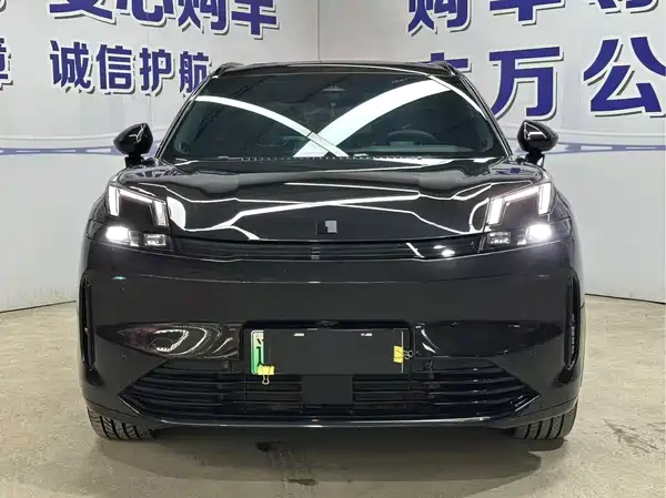 Lynk & Co 08 EM-P 2024