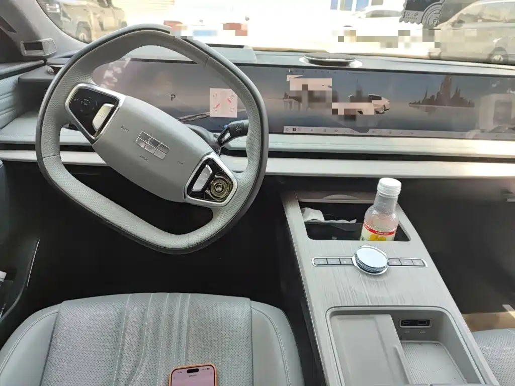 Geely Galaxy E8 2024 — фото 13
