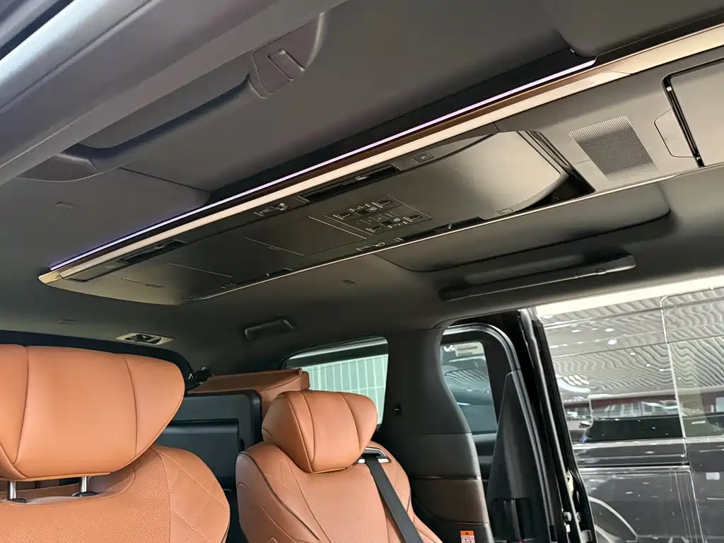 Toyota Alphard — фото 27