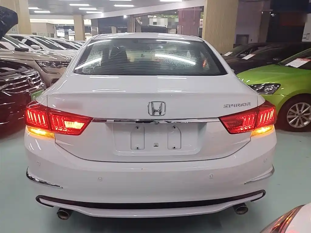 Honda Spirior 2016 — фото 6