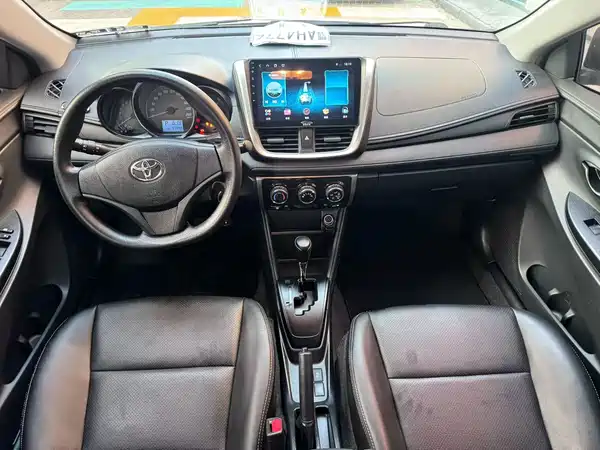 Toyota Yaris L 2020