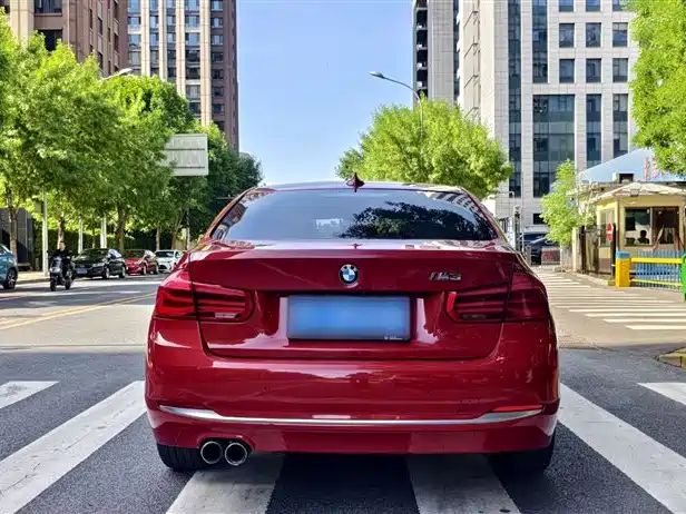 BMW 3 Series 2019 — фото 13